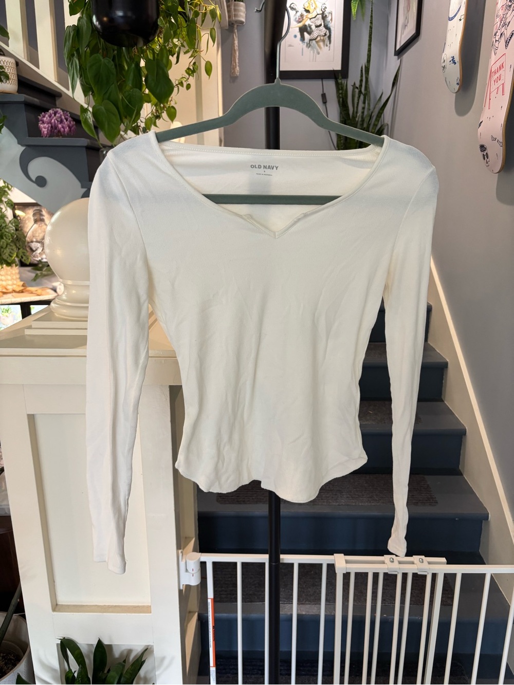 Old Navy White Long-Sleeve Slim Fit Top